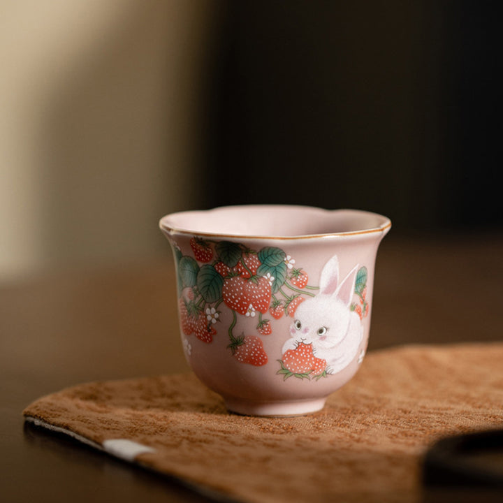 Taza de té de cerámica con diseño de flor de conejo y fresa, Buddha Stones, taza de té de Kung Fu, 55ml