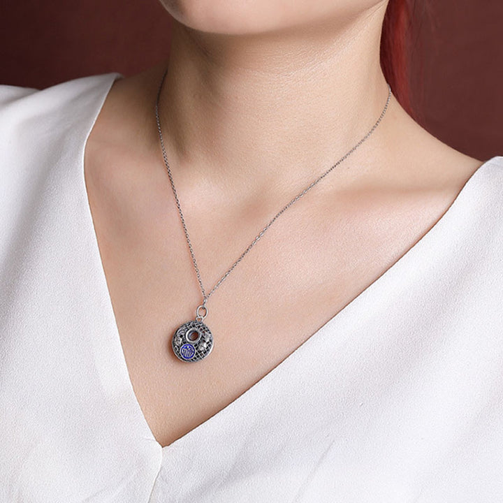 Collar con colgante de plata de ley 999 con Buddha Stones , diseño de pez Koi Fu con hebilla de loto y paz