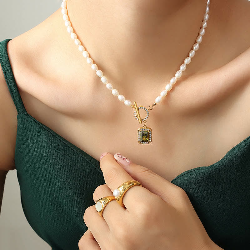 Colgante de collar con dije de riqueza de circonitas y perlas