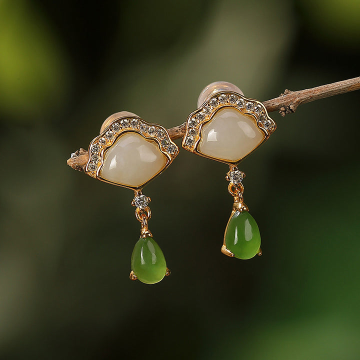 Pendientes colgantes de suerte con diseño de gota de agua y abanico de jade blanco con Buddha Stones