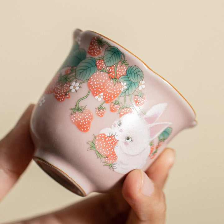 Taza de té de cerámica con diseño de flor de conejo y fresa, Buddha Stones, taza de té de Kung Fu, 55ml