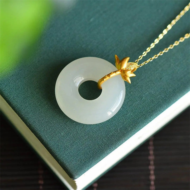Colgante de collar de armonía de loto de jade blanco - image 2