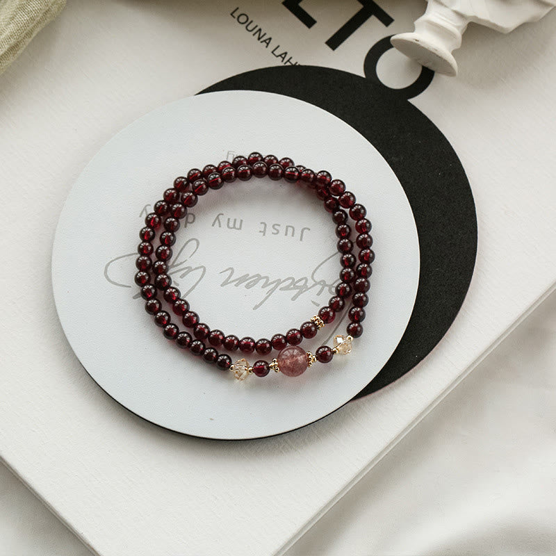 Pulsera de doble vuelta con estabilidad de cuarzo fresa y granate natural chapada en oro de 14 quilates con Buddha Stones