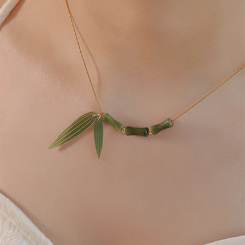 Colgante de collar de riqueza con diseño de jade y hoja de bambú de Buddha Stones