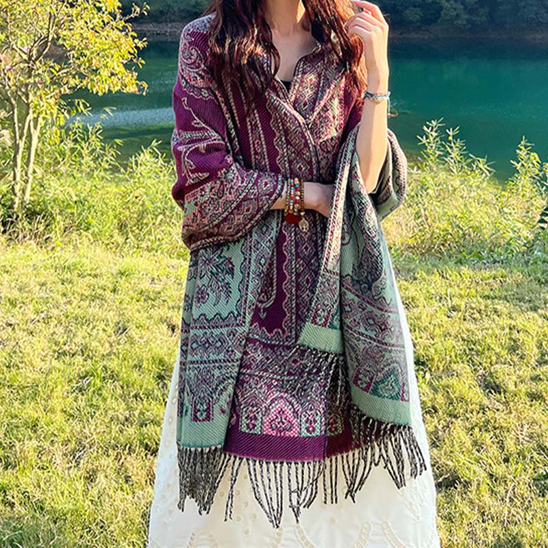 Bufanda de viaje acogedora con diseño de patrón de hojas tibetanas vintage de Buddha Stones