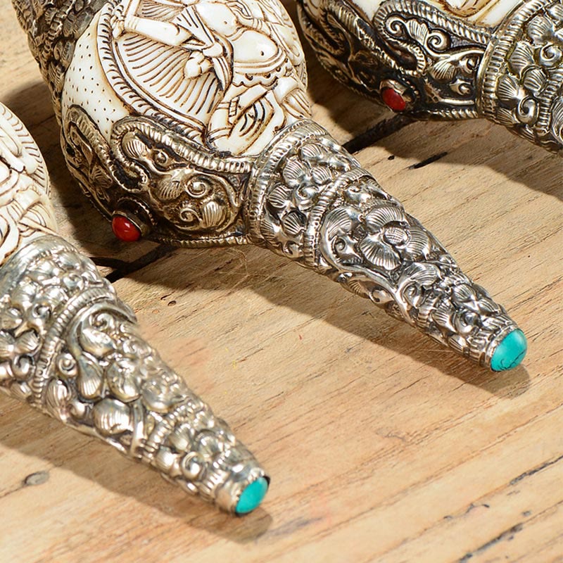 Decoración positiva de la riqueza de la concha de Buda Shankha grabada hecha a mano tibetana