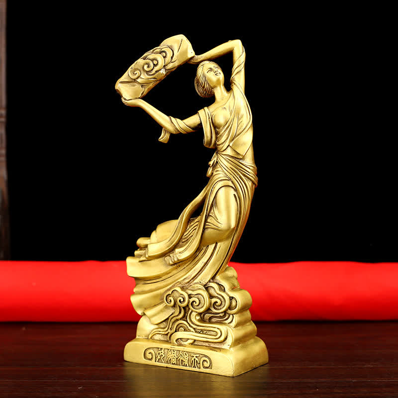 Bodhisattva Nuwa repara la decoración de la estatua de cobre de protección del cielo
