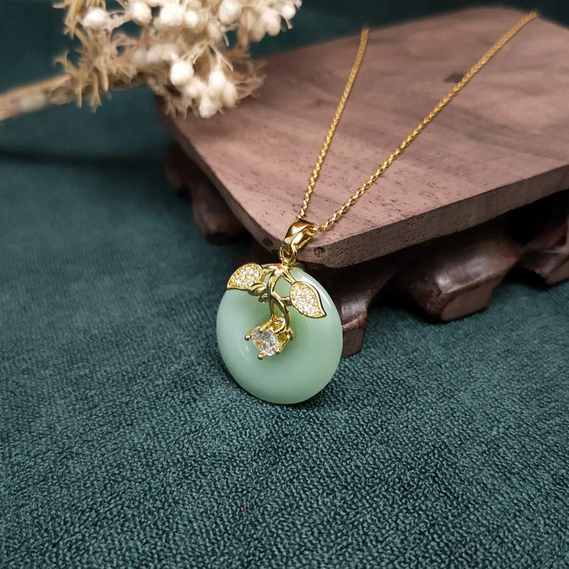 Collar con colgante de cadena con Buddha Stones, hoja de Jade redonda, bendición, fortuna