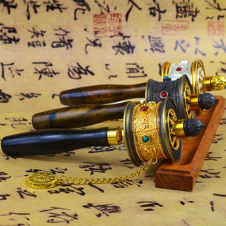 Decoración tibetana de la rueda de oración de la suerte