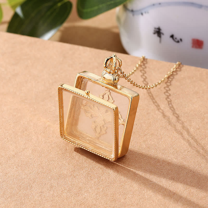 Colgante de collar de suerte con doble Dorje de jade blanco chapado en oro de 24 quilates