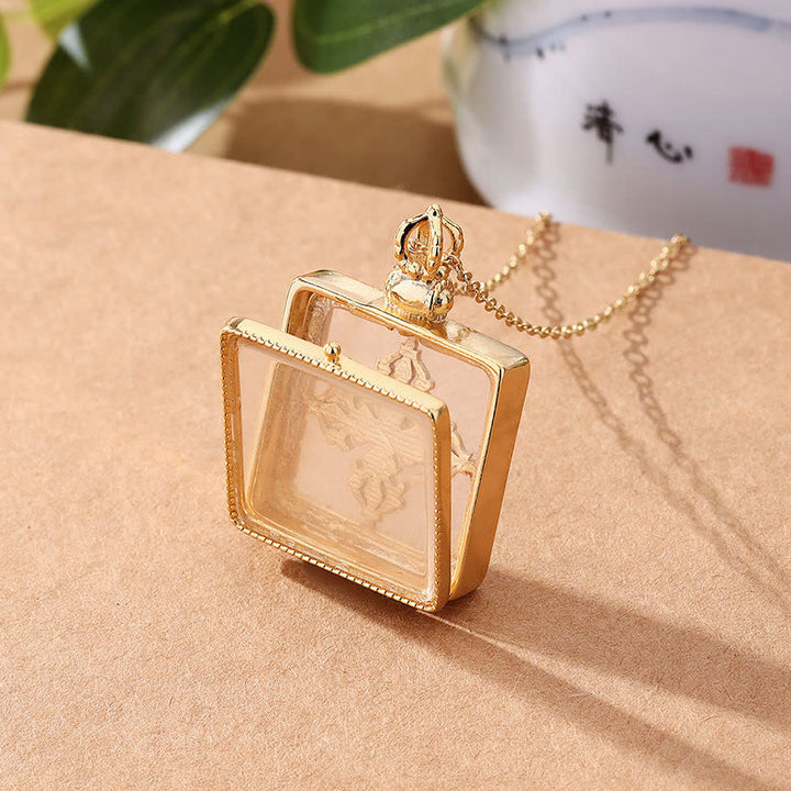 Colgante de collar de suerte con doble Dorje de jade blanco chapado en oro de 24 quilates