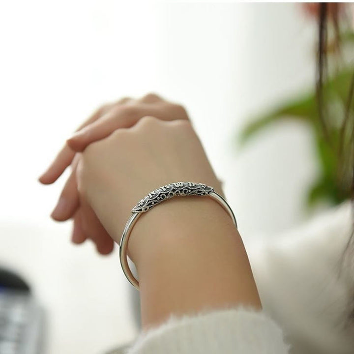 Brazalete con Buddha Stones Om Mani Padme Hum grabado en paz