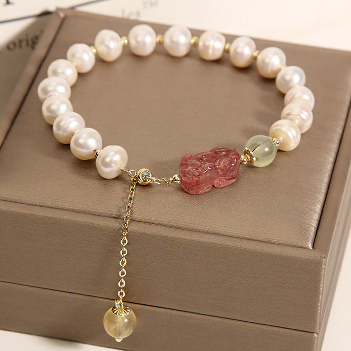 Pulsera con dijes de optimismo PiXiu, cuarzo fresa, perlas naturales , Buddha Stones - Pearl&amp;PiXiu Cuarzo Fresa - image 0