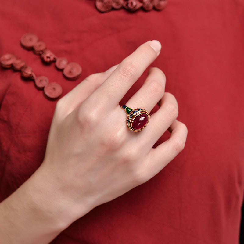 Anillo de corindón rojo de plata de ley 925 con Buddha Stones
