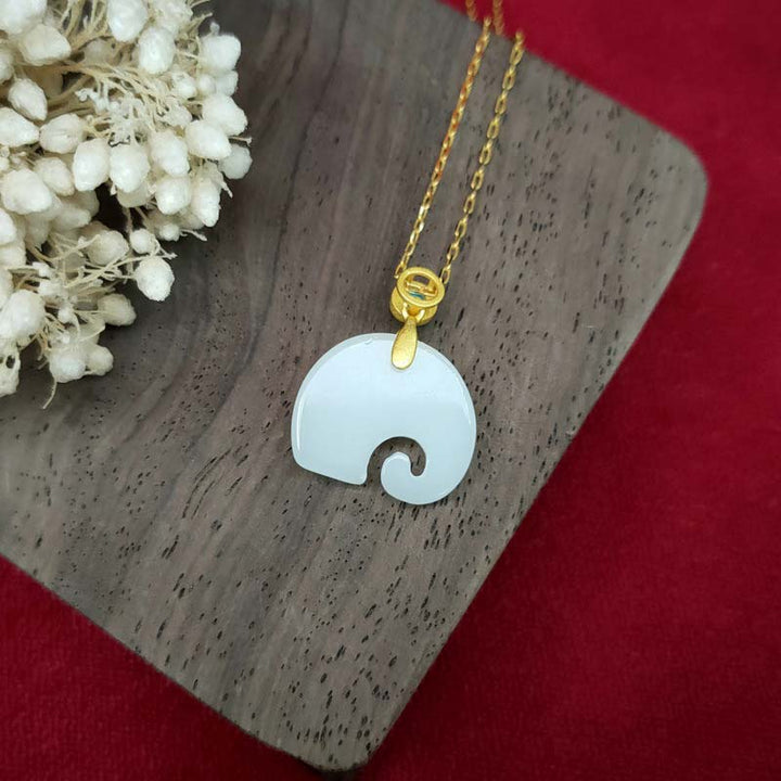 Buddha Stones Jade blanco Elefante Suerte Collar Colgante