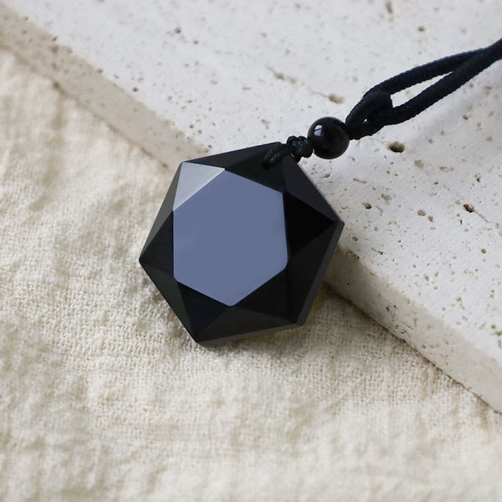Collar con colgante purificador de talismán de obsidiana negra