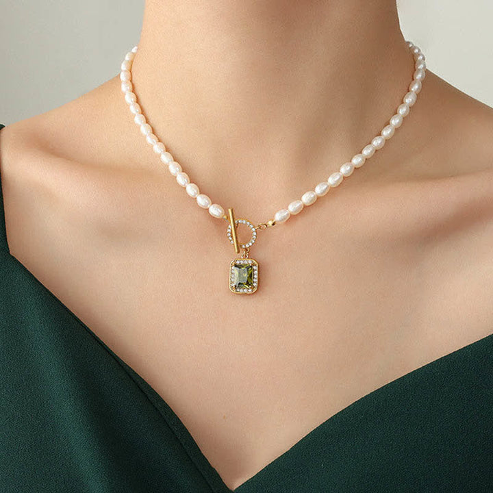 Colgante de collar con dije de riqueza de circonitas y perlas