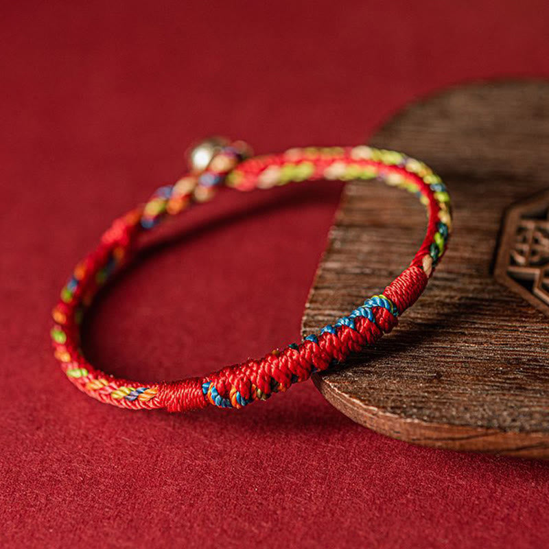 Pulsera de protección de hilo de cinco colores hecha a mano con Buddha Stones