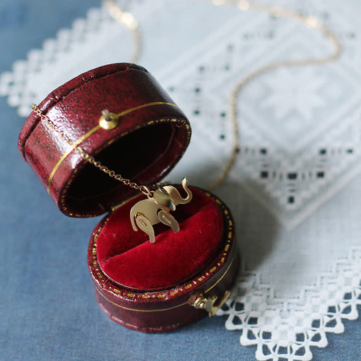 Colgante de cadena de collar de suerte de acero de titanio elefante