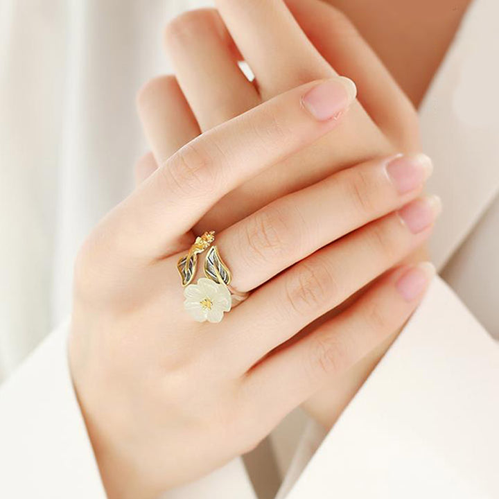 Anillo de la suerte de la hoja de la flor del ciruelo del jade blanco del cobre plateado 925 de las Buddha Stones
