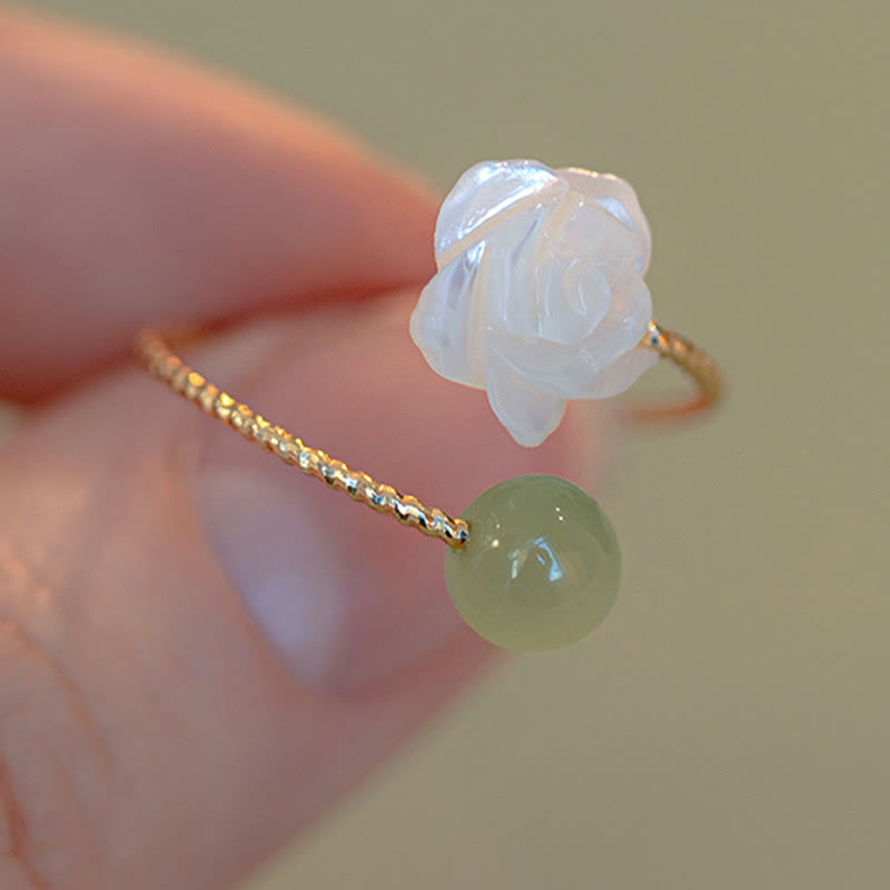 Buddha Stones Anillo de bendición con cuentas de jade, piedra tridacna chapada en oro de 14 quilates, flor rosa