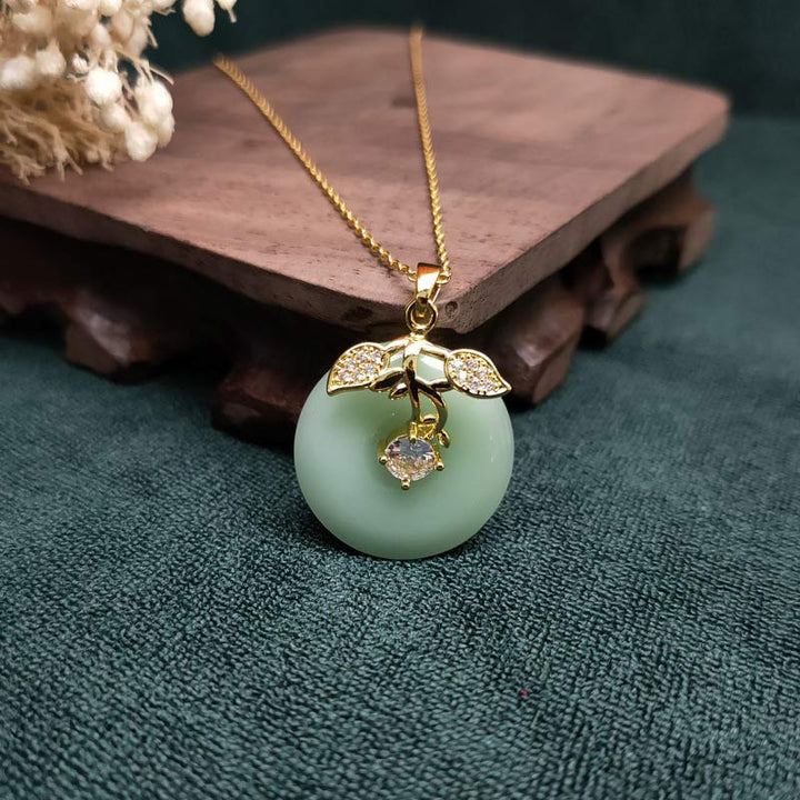 Collar con colgante de cadena con Buddha Stones, hoja de Jade redonda, bendición, fortuna