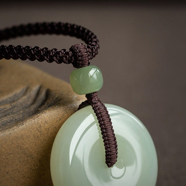 Colgante de collar de prosperidad de suerte con hebilla de paz de jade redondo natural