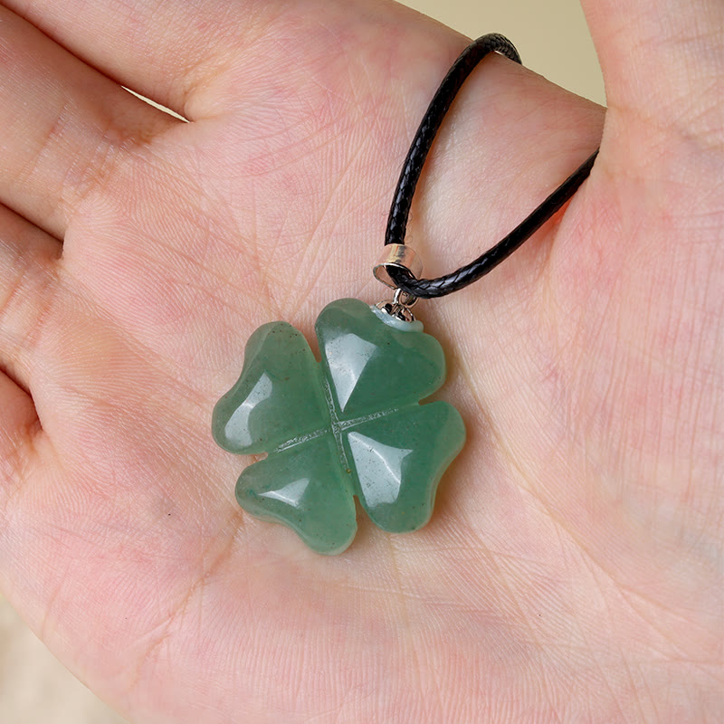 Collar con colgante de cuerda de cuero de la suerte con trébol de cuatro hojas de aventurina verde de plata de ley 925 con Buddha Stones