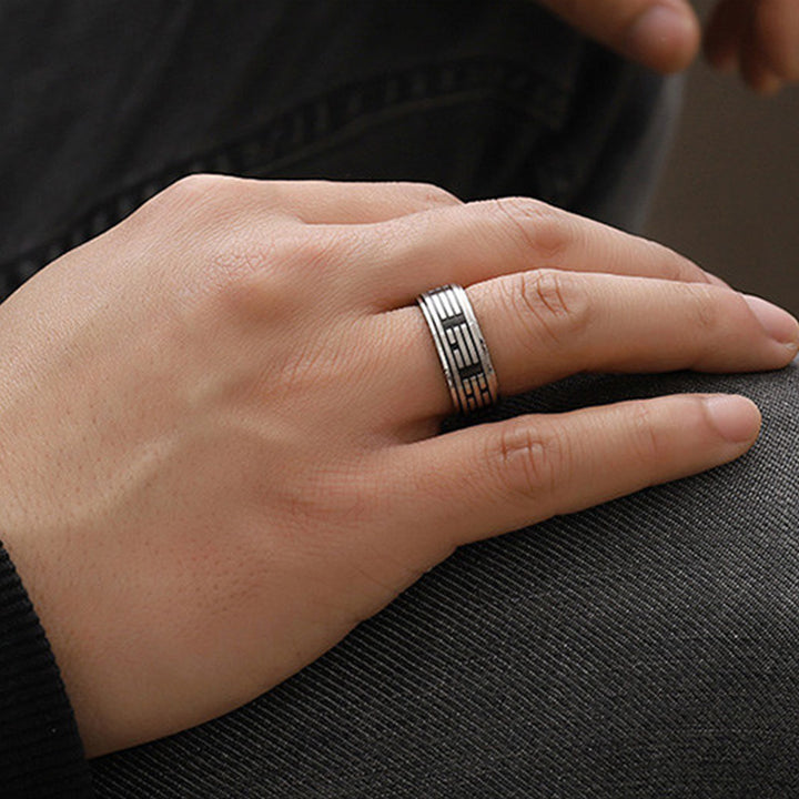 Anillo giratorio de equilibrio de acero titanio Bagua Yin Yang con Buddha Stones