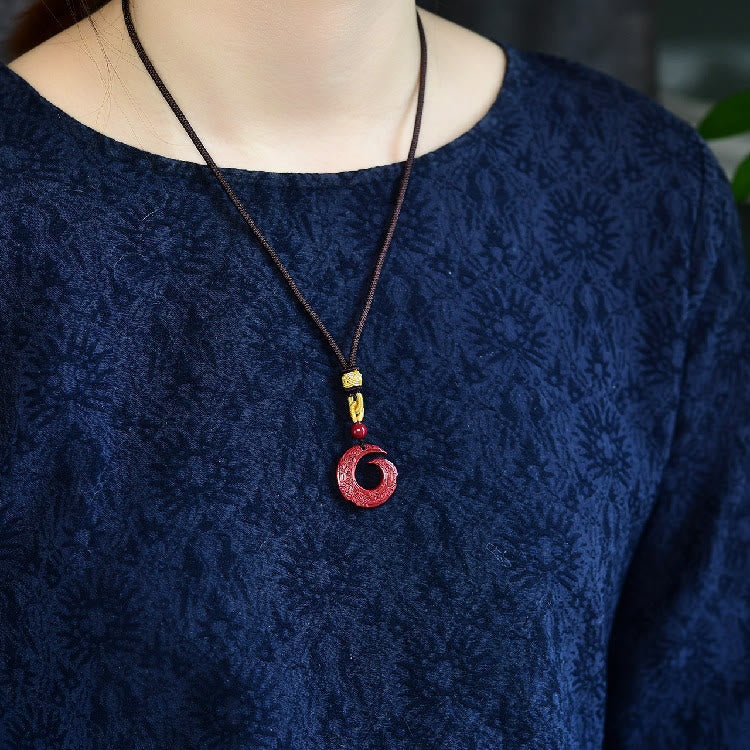 Collar con colgante de bendición de cinabrio natural con diseño de Buddha Stones que mejora la suerte