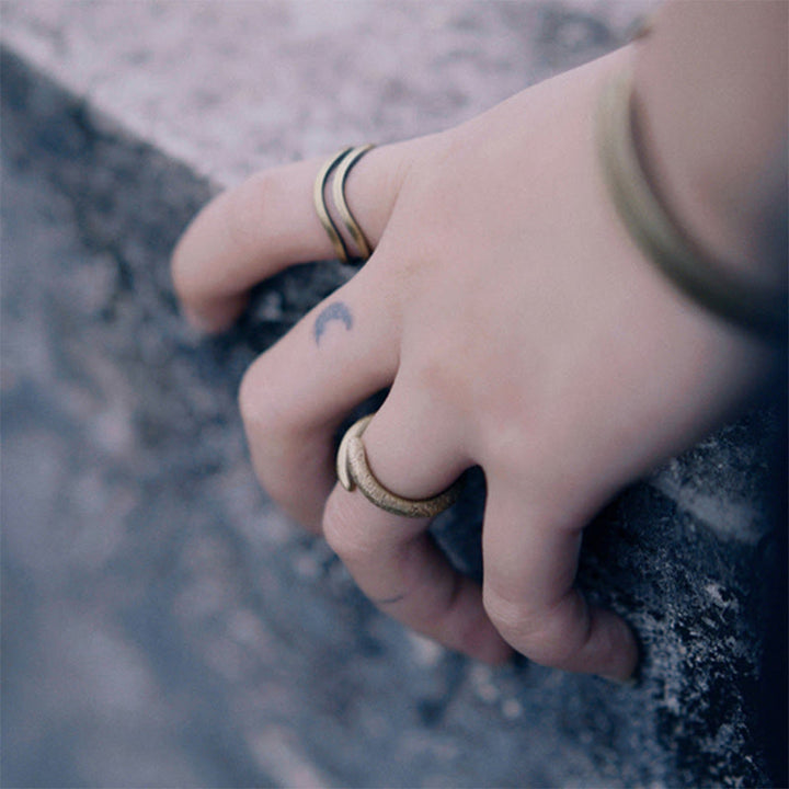 Anillo ajustable de cobre con diseño simple de Buddha Stones
