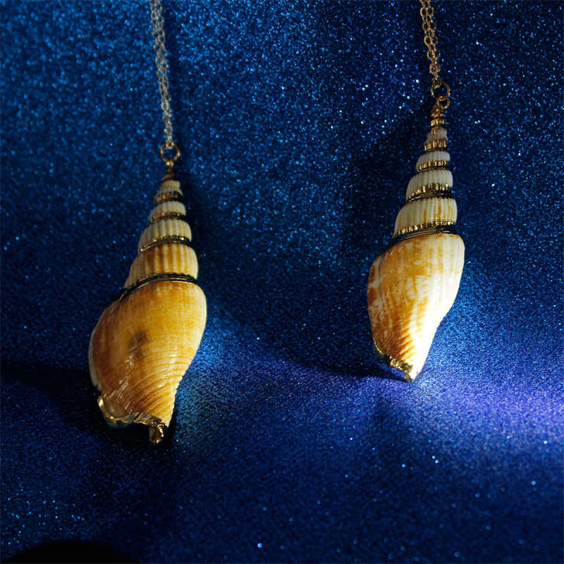 Colgante de collar de la suerte de concha de caracola Shankha Natural
