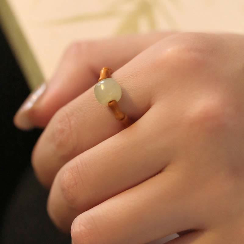 Anillo de suerte de prosperidad de bambú con cuentas de jade hetiano