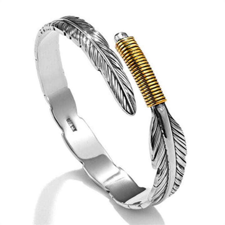 Brazalete con diseño de plumas de Buddha Stones, brazalete de la suerte grabado