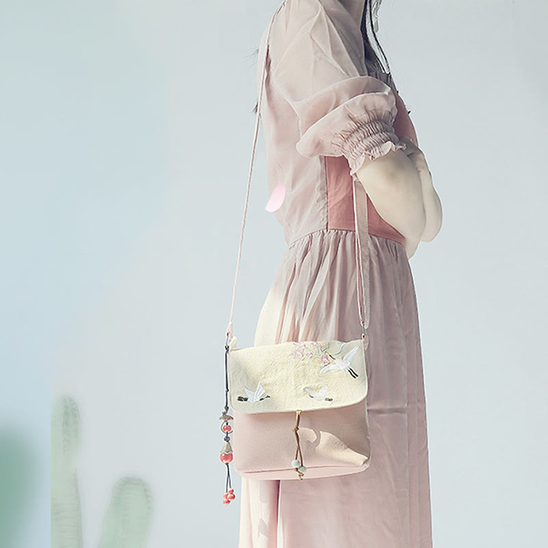 Bolso bandolera de lona con flores de ciruelo bordadas hechas a mano con Buddha Stones