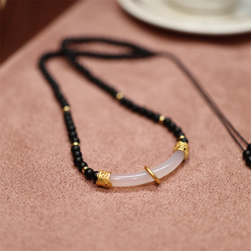 Colgante de collar con cuentas de protección de calcedonia de ónix negro de plata de ley 925