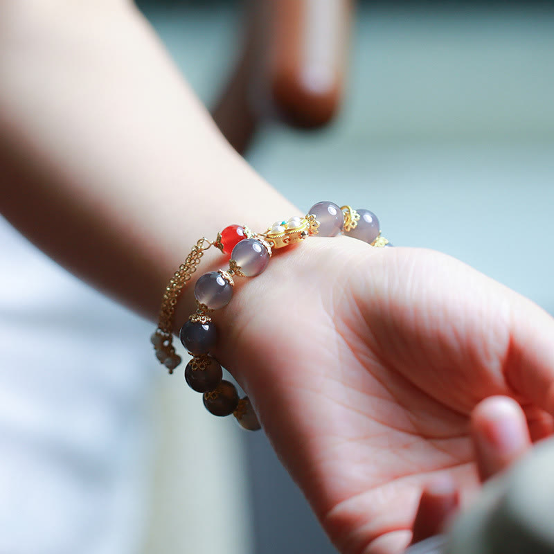 Pulsera de equilibrio con borlas y perlas de carácter Fu de ágata gris natural con Buddha Stones