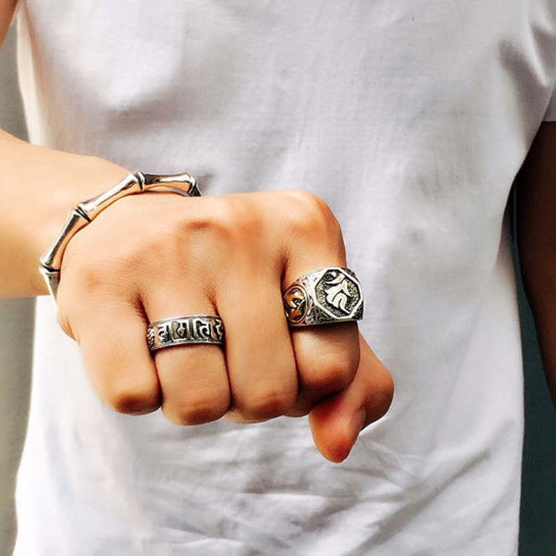 Anillo ajustable de protección tallada con diseño sánscrito de plata de ley 925 con Buddha Stones
