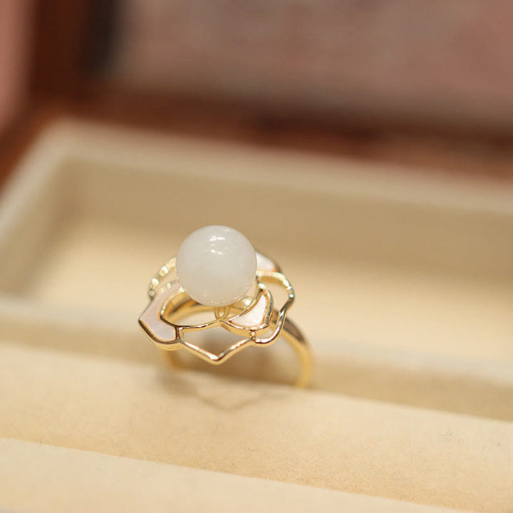 Buddha Stones Plata de ley 925 chapada en oro Postes Hetian Blanco Jade Tridacna Piedra Camelia Flor Suerte Collar Colgante Anillo Pendientes