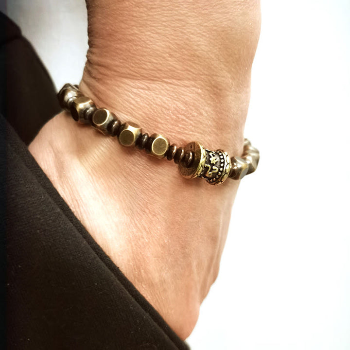 Pulsera de enfoque con amuleto de latón y cobre tallado Om Mani Padme Hum tibetano con Buddha Stones
