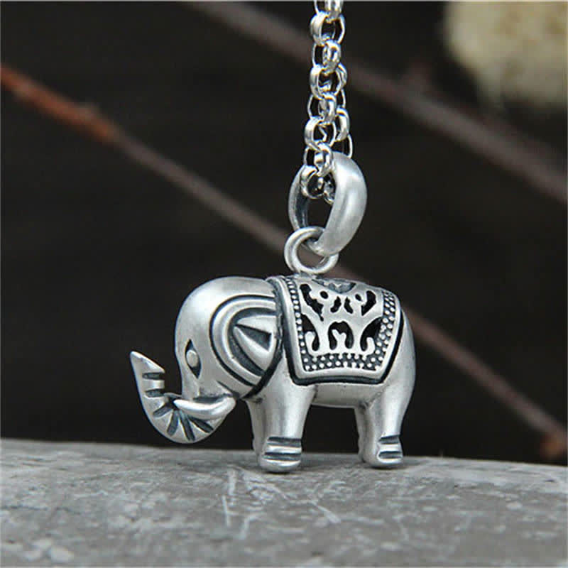 Colgante de collar de fuerza de elefante de plata de ley 990 con Buddha Stones