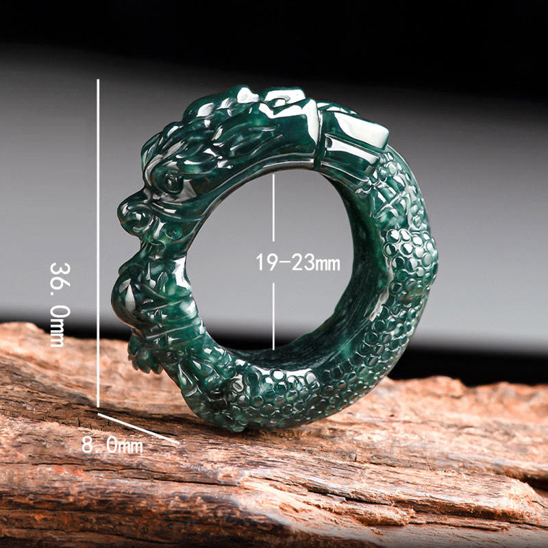 Anillo de éxito tallado con dragón de jade cian natural de Buddha Stones
