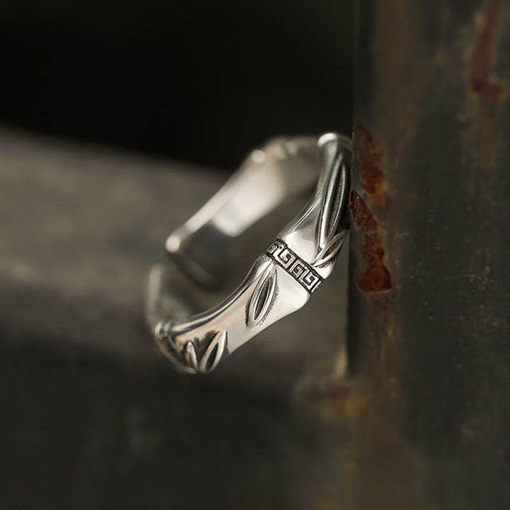 Anillo ajustable de cobre con diseño de bambú simple y Buddha Stones