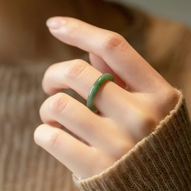 Anillo de abundancia de prosperidad de jade natural con Buddha Stones