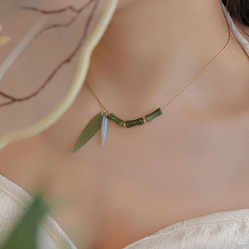 Colgante de collar de riqueza con diseño de jade y hoja de bambú de Buddha Stones