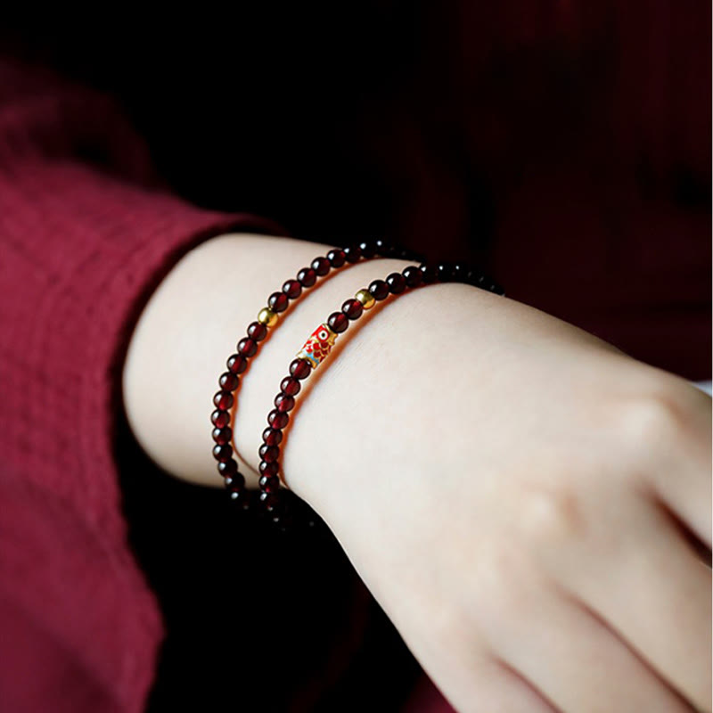 Pulsera de protección con granate natural y pez Koi de oro 999 de Buddha Stones - image 13