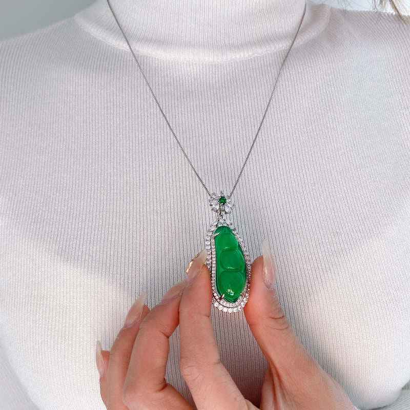 Colgante de collar de suerte de jade cian de frijol de la fortuna