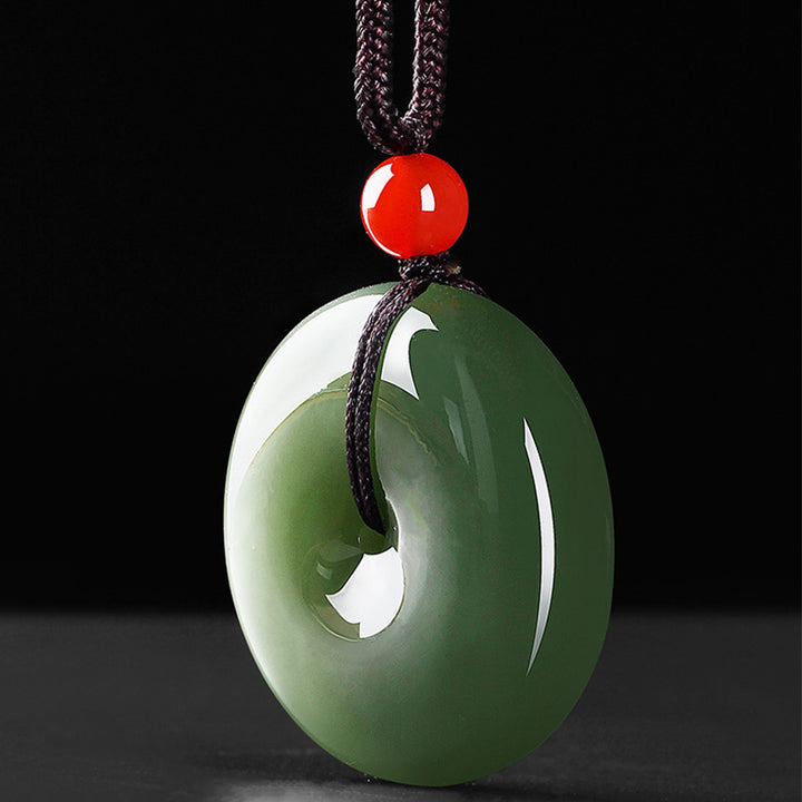 Colgante de cadena de collar de prosperidad con hebilla de paz de jade redondo natural
