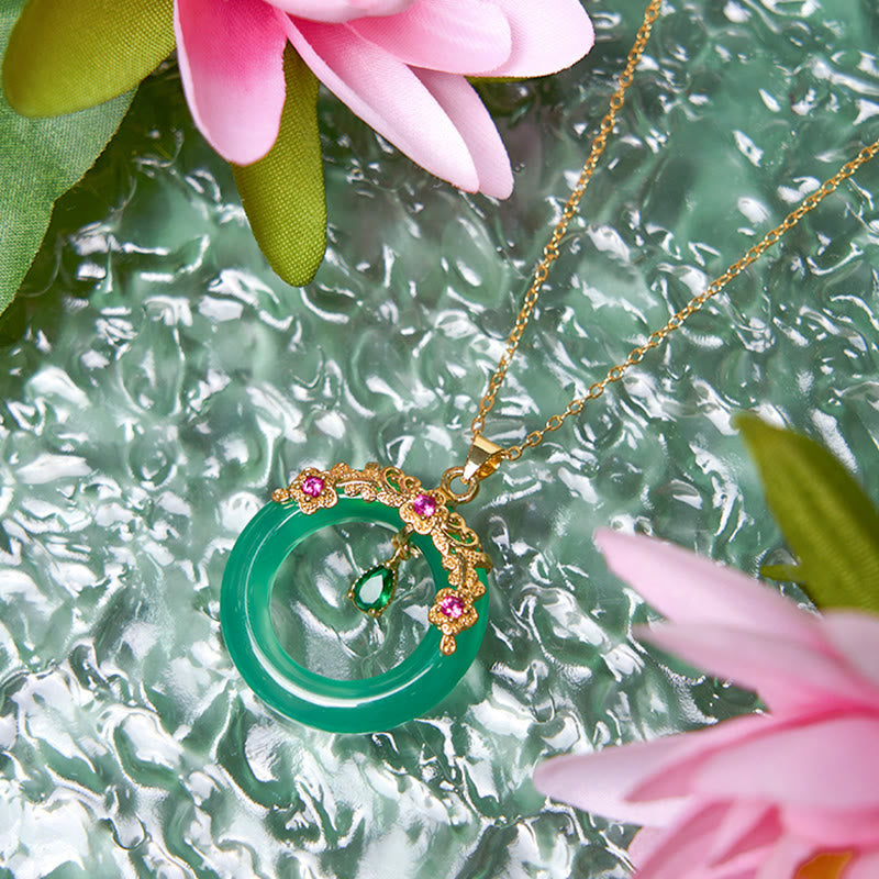 Colgante de collar de fuerza con diseño de hebilla de paz de Calcedonia verde con Buddha Stones