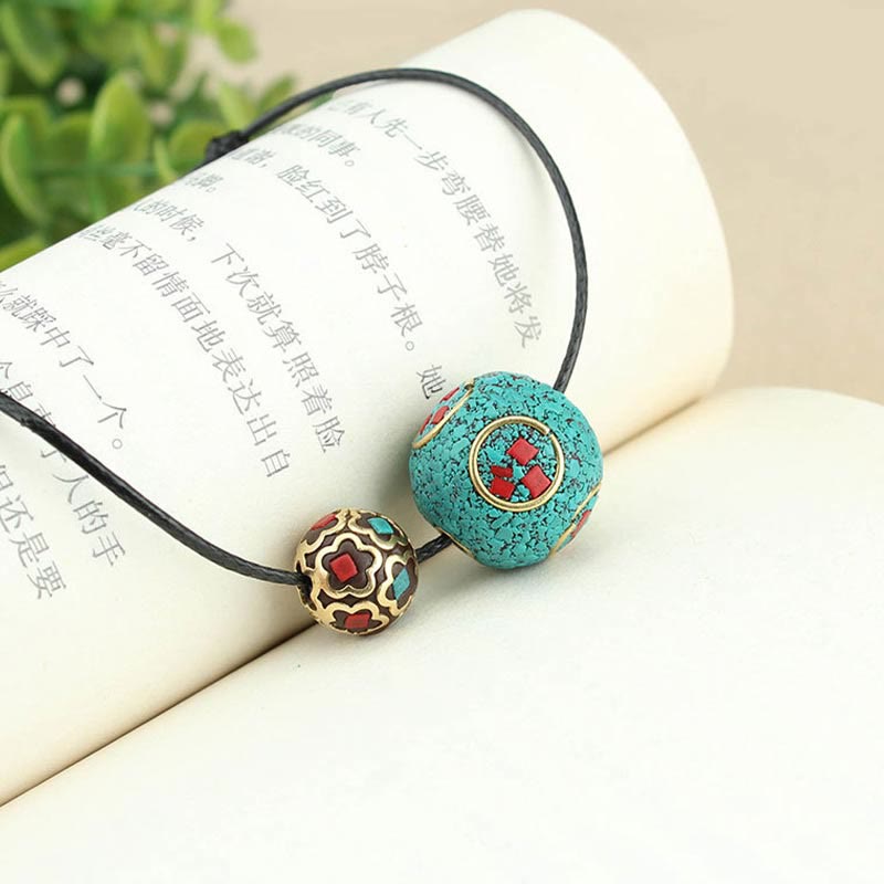 Colgante de collar de fuerza de protección de cuentas dobles de turquesa tibetana con Buddha Stones